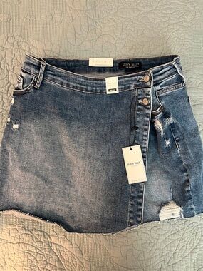 Judy Blue mid rise skort